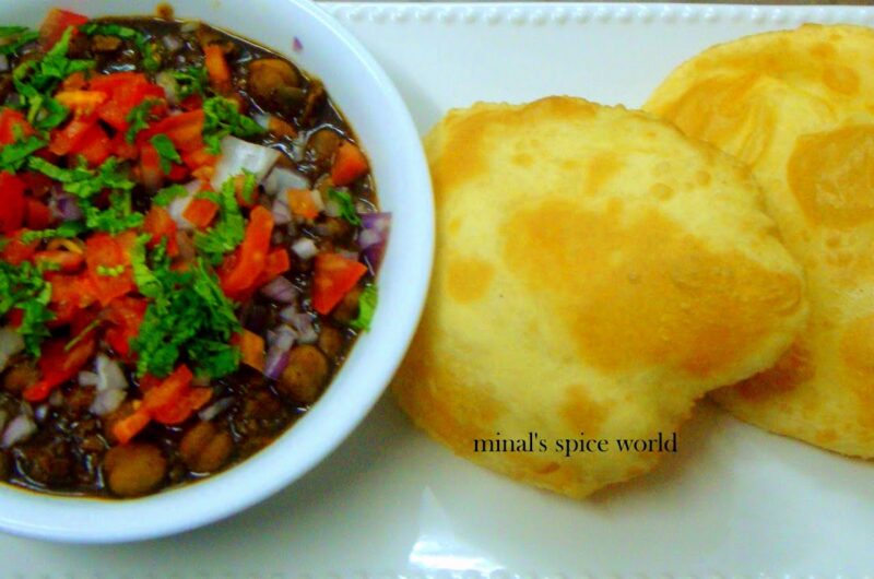 Chole bhature/ pindi chole aur bharure