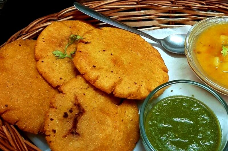 Reddish Stuffed Maize Flour Fried Bread '