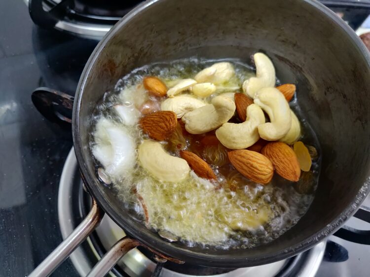 fry dryfruits