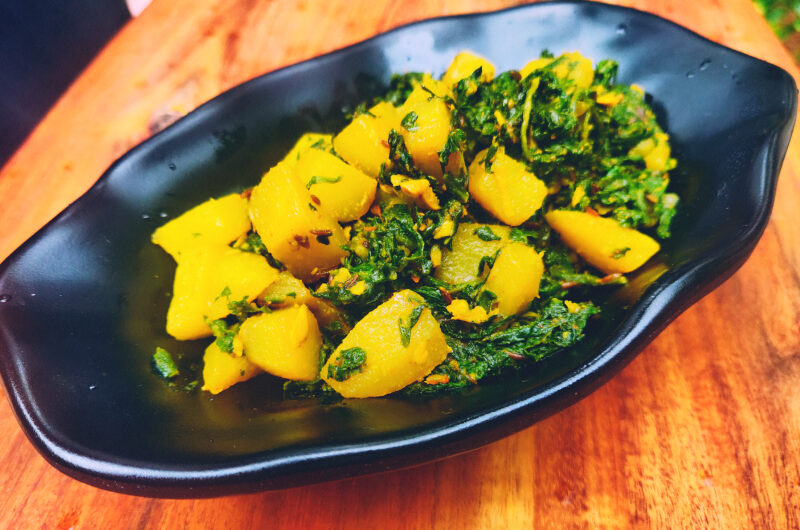 Aloo palak bhaji ( spinach and potato dry curry)